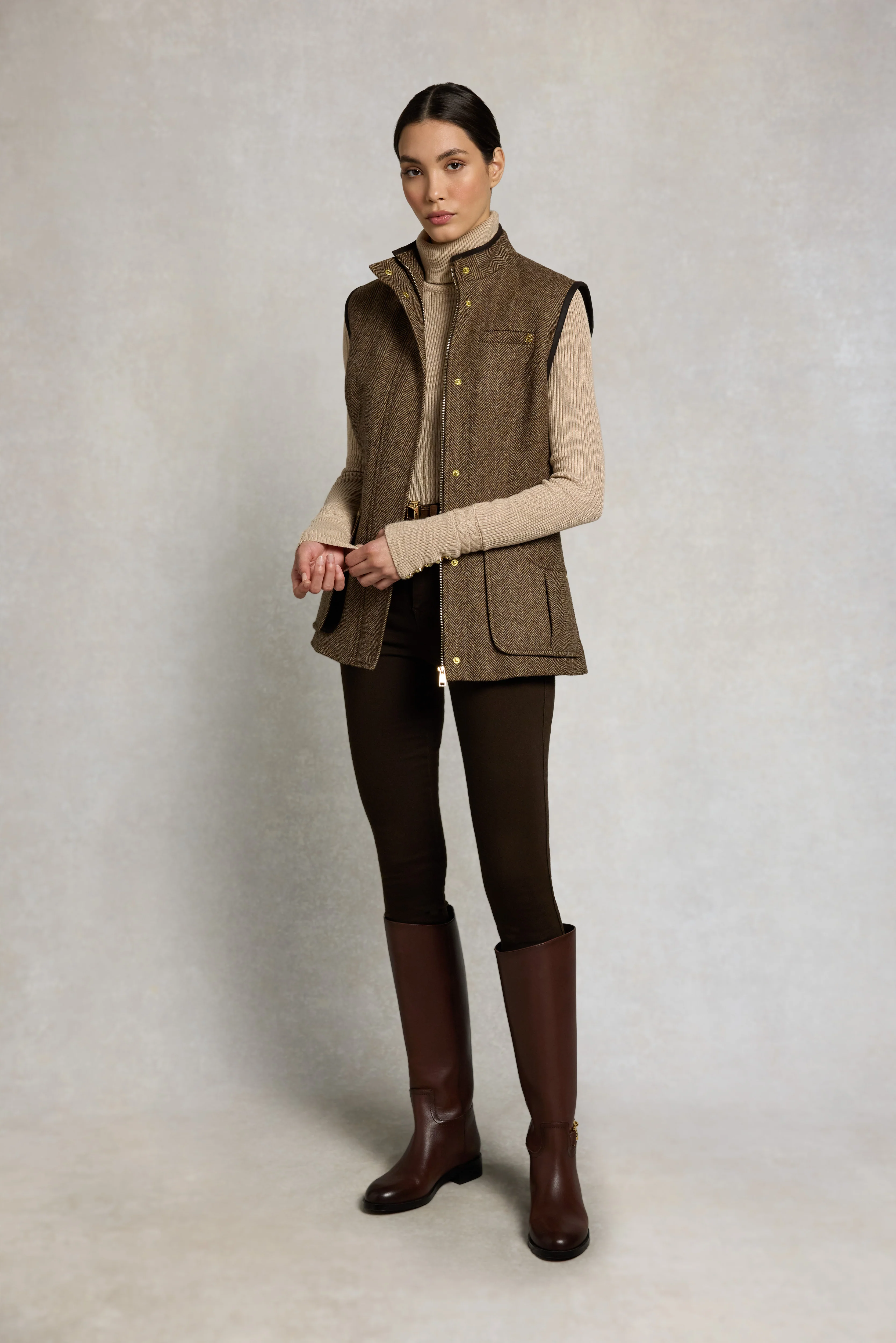 Country Classic Tweed Gilet (Large Scale Brown Herringbone) - Image 5