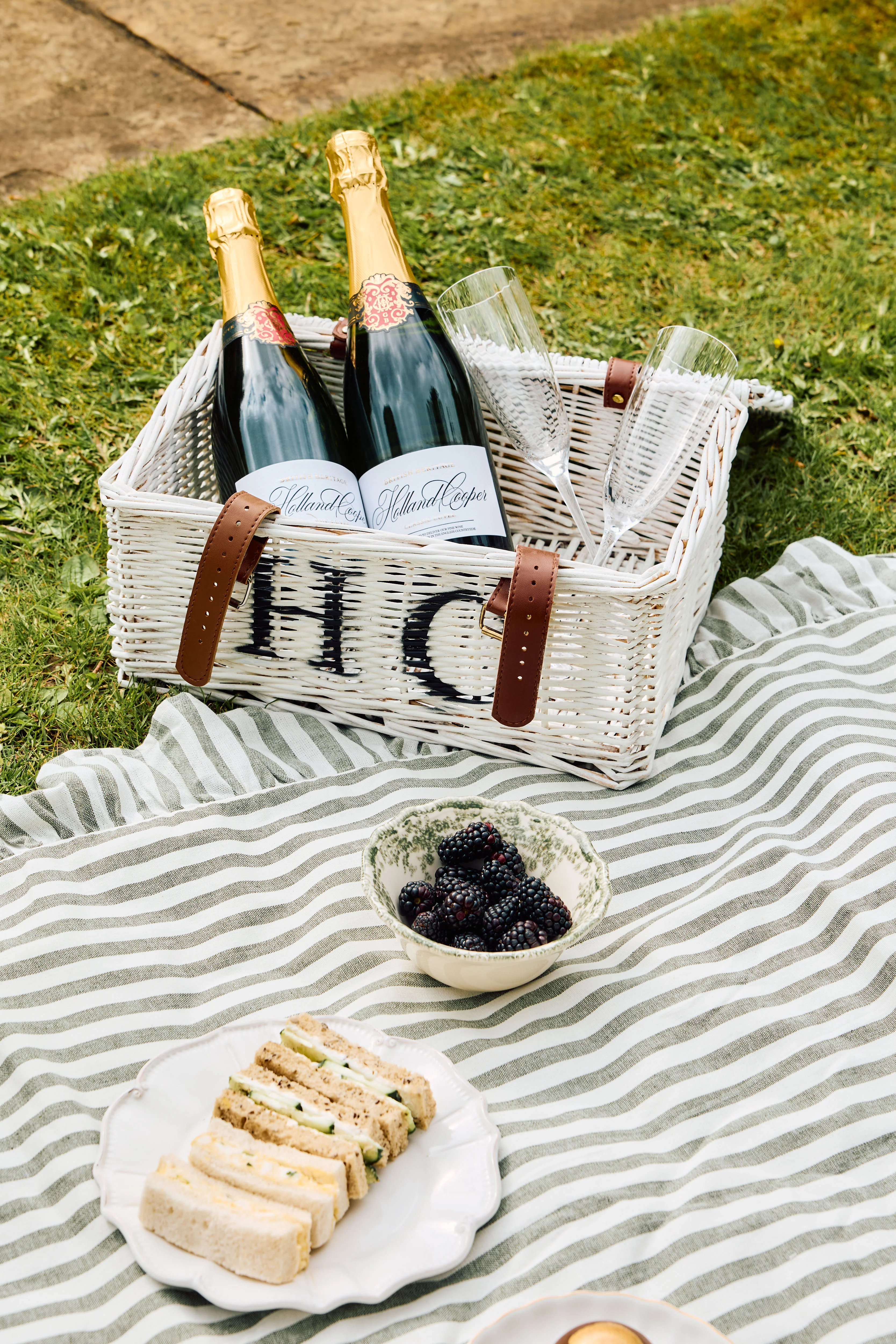 Frilled Picnic Blanket (Green Stripe) - Image 4