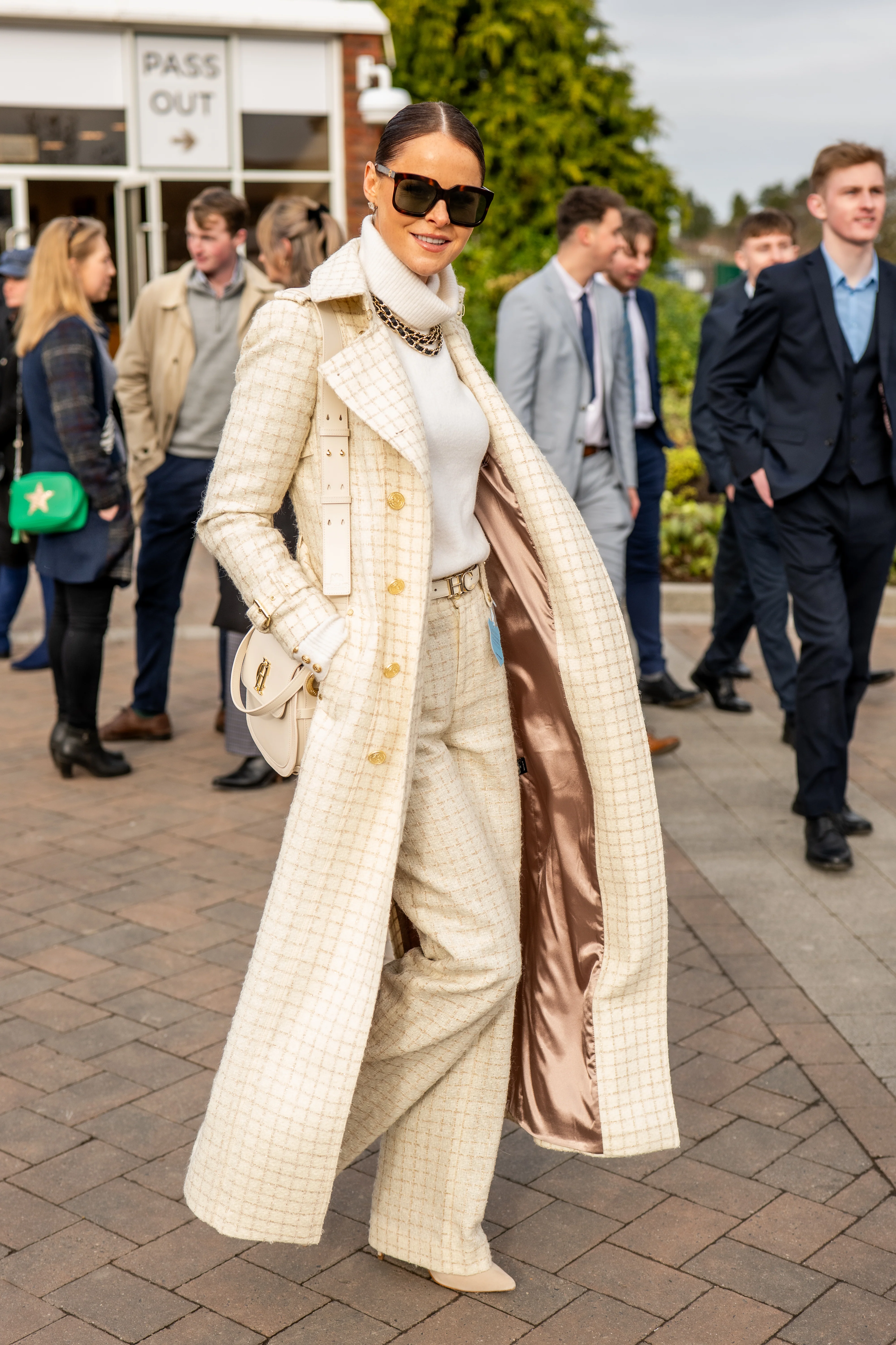 Jade's Ivory Sparkle Tweed Look (Ivory Sparkle Tweed) - Image 4