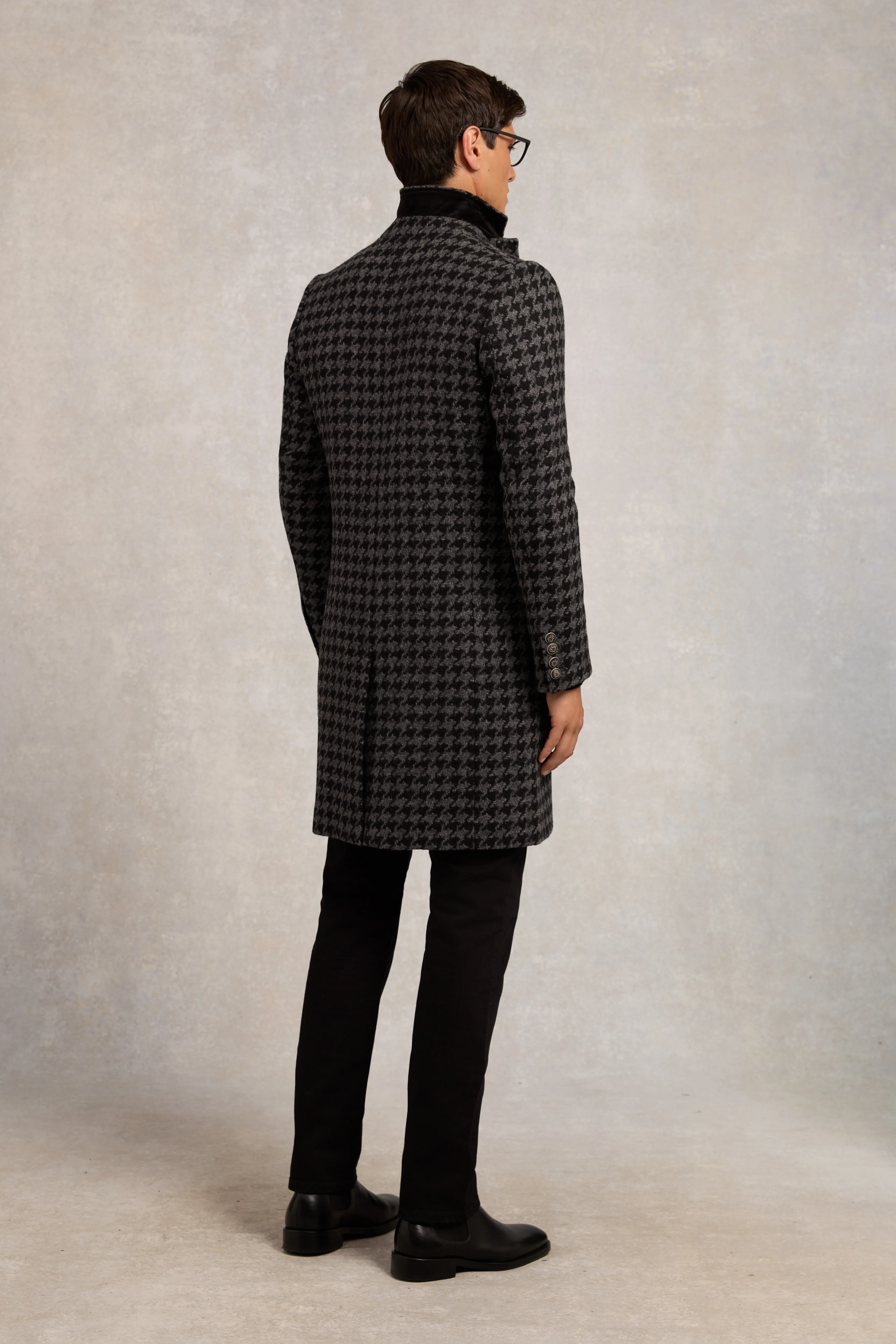 The Cheltenham Coat (Large Scale Charcoal Houndstooth) - Image 5