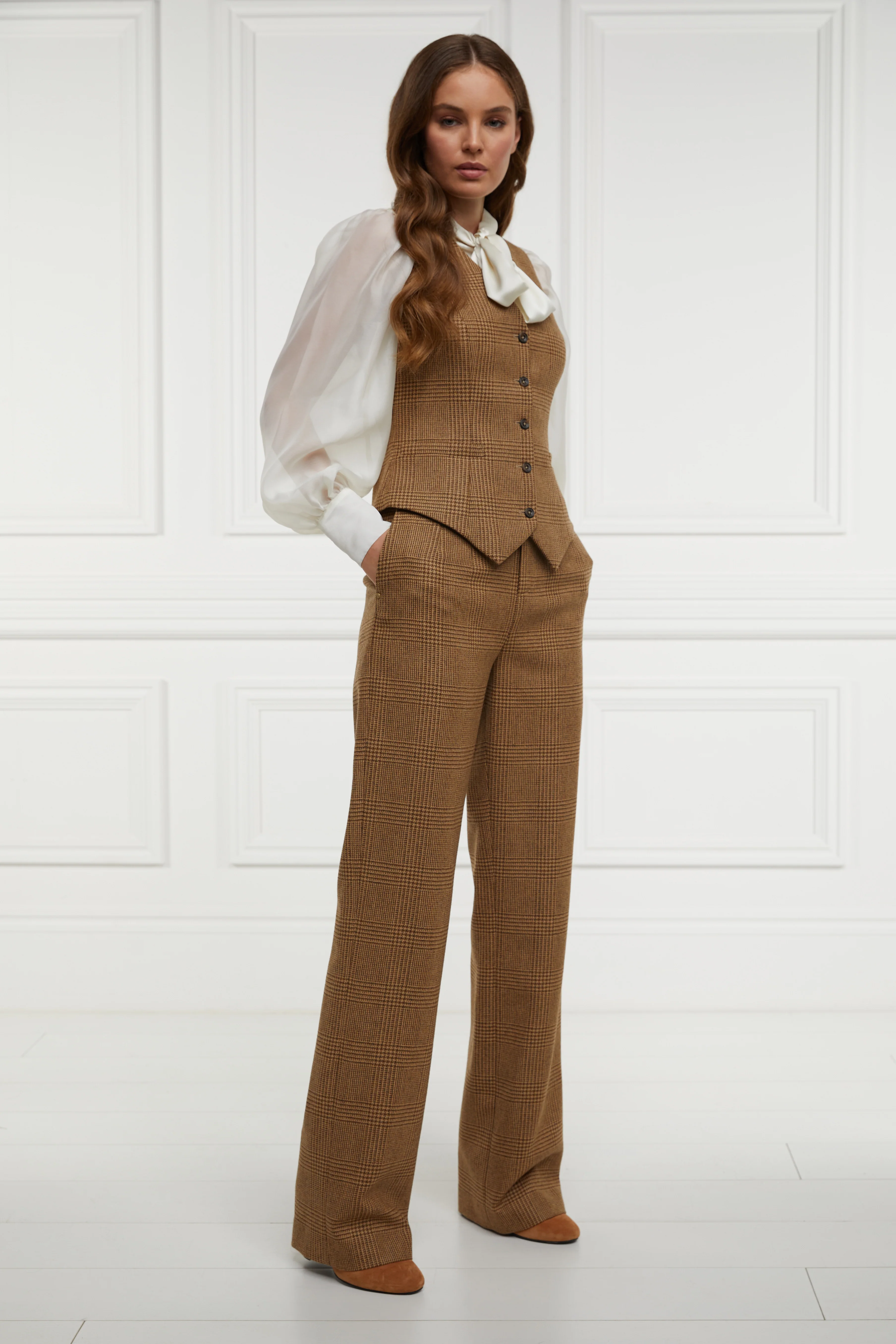 The Tawny Look (Leonora Smee) - Image 6