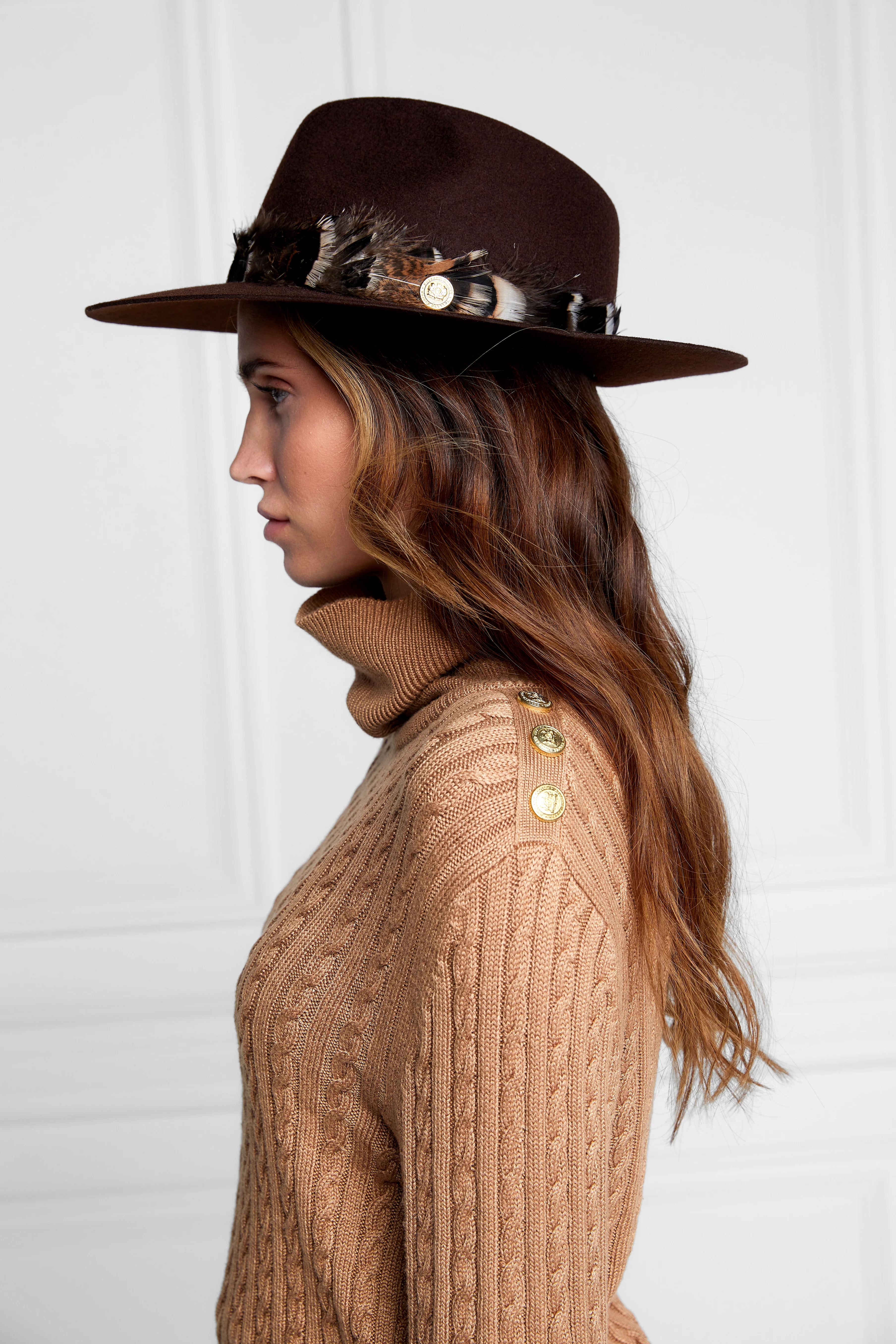 Trilby Hat Iridescent Feather Band (Chocolate) - Image 4